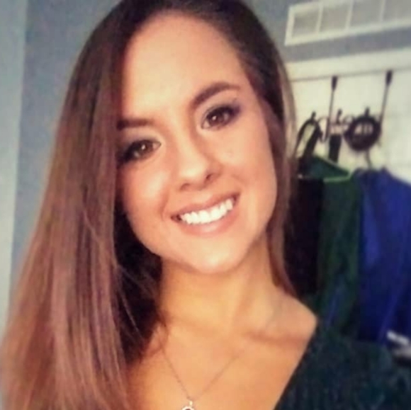 Meet your Posher, Britney - Picture 1 of 1